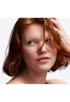 MAC Studio Radience Face & Body Radient Sheer Foundation - Foundation - W2 -Mac 0e116484c5724f8dbe4772efee360596