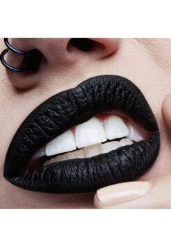 MAC Retro Matte Liquid Lip Colour - Vloeibare Lippenstift - Caviar -Mac 1262ce3173c345399683cf714a4ec46e