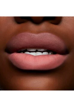 MAC Powder Kiss Liquid Lipcolour - Vloeibare Lippenstift - Date-Maker -Mac 42fd38030da842b686eac535e1ea7a6f