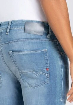 Arne Pipe - Straight Leg Jeans - Light Blue Authentic Wash -Mac 4a88eb692e304b11a3aeb78ceee1100c