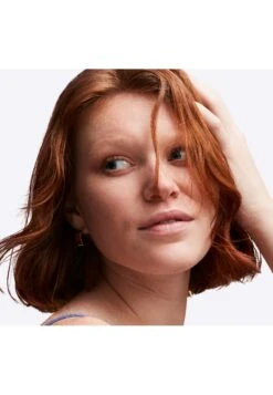 MAC Studio Radience Face & Body Radient Sheer Foundation - Foundation - W2 -Mac 55c87a2dd416471fa1bbc1b18dcb67d2