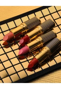 MAC Whitney Houston Lipstick Limited Edition - Lippenstift - Nippy'S Feisty Red -Mac a6bb12c2e5024145b975cd637a10e1ca