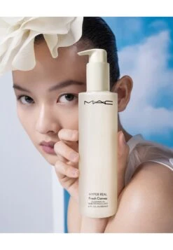 MAC Hyper Real Fresh Canvas Cleansing Oil - Gezichtsreiniger - N/A -Mac c0919d9d062f4401b600e1fb7840df97