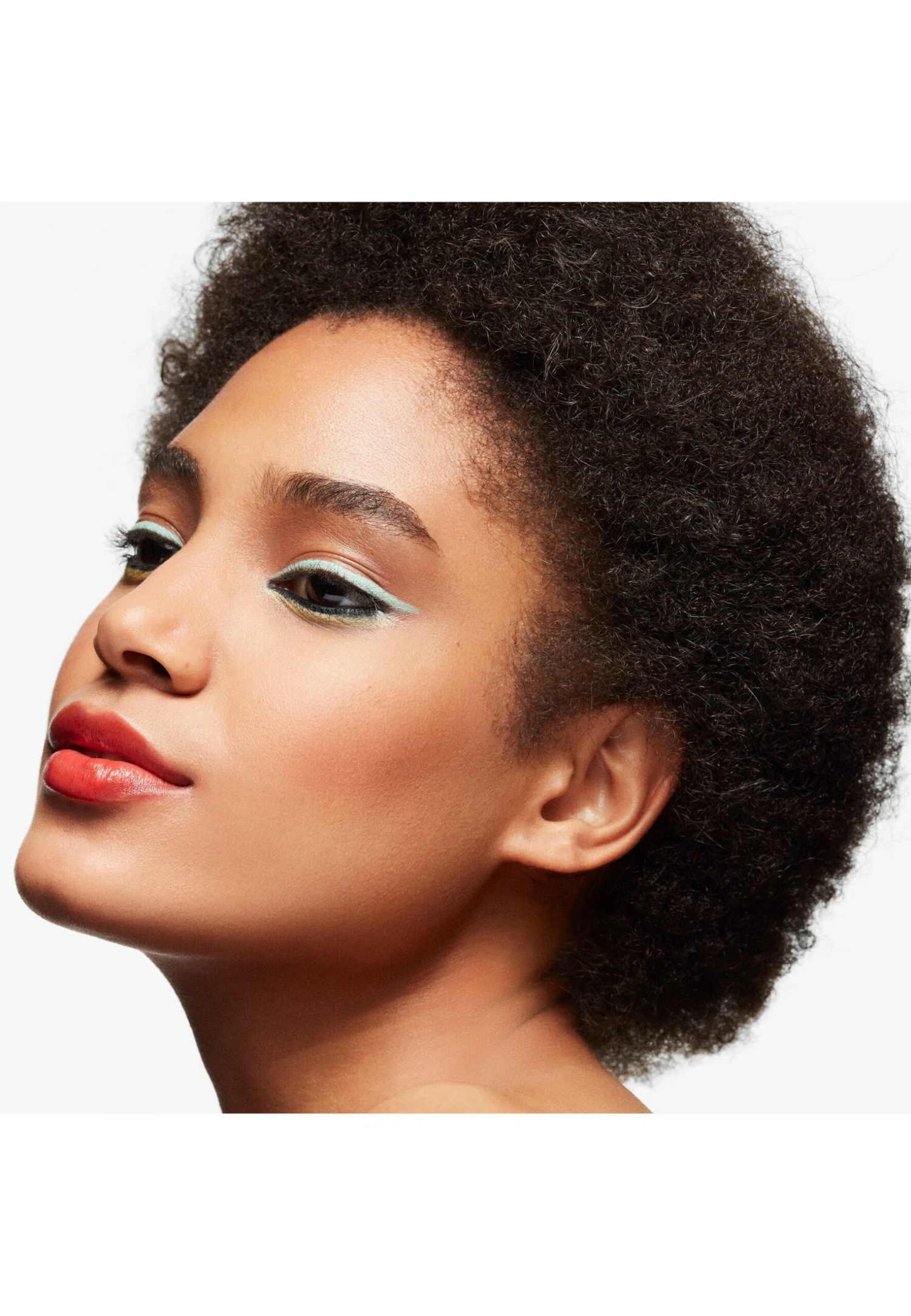 MAC Extra Dimension Skinfinish Richard Quinn Edition - Fixeerspray & -Poeder - Kitten 8 MAC Extra Dimension Skinfinish Richard Quinn Edition - Fixeerspray & -Poeder - Kitten - Afbeelding 6