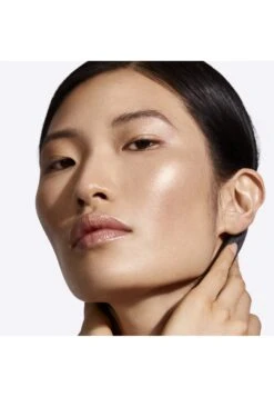 MAC Strobe Cream- Dagcrème - Goldlite 10 MAC Strobe Cream- Dagcrème - Goldlite -Mac cbdff4fb42f242279bd77431ab273554