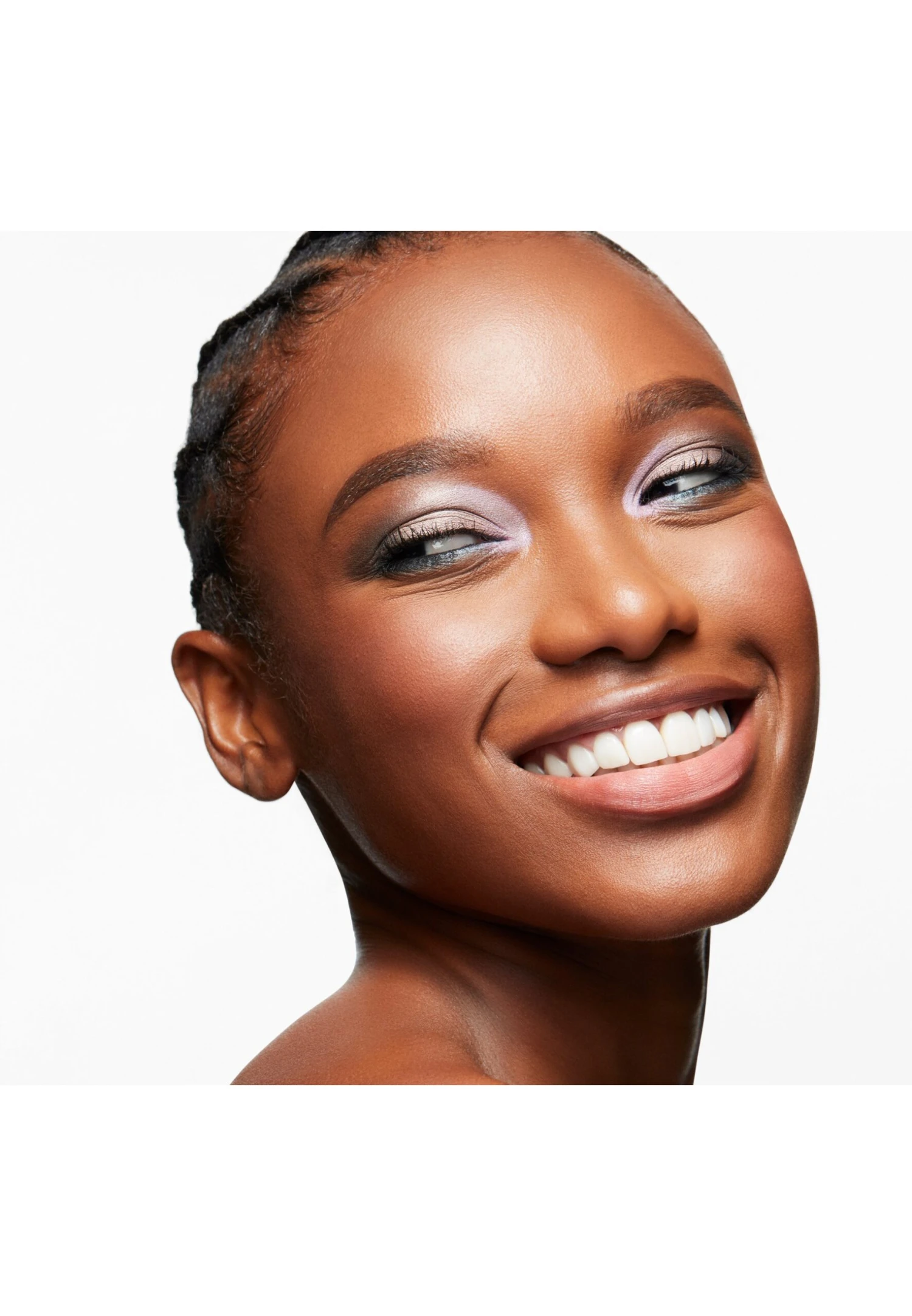 MAC Extra Dimension Skinfinish Richard Quinn Edition - Fixeerspray & -Poeder - Kitten 6 MAC Extra Dimension Skinfinish Richard Quinn Edition - Fixeerspray & -Poeder - Kitten - Afbeelding 4